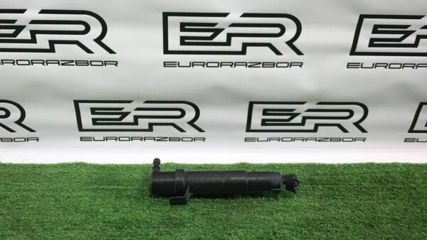 Форсунка омывателя фары правой Mercedes Benz E