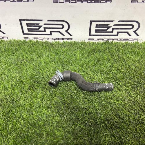 Патрубок системы охлаждения Аudi Q7 Q8 4M