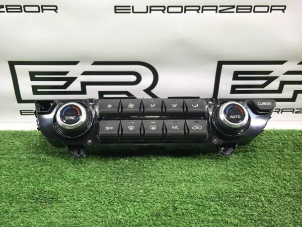 Блок управления печки/климат контроля Kia Sportage