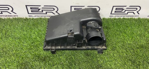 Датчик расхода воздуха Toyota Hilux 8 Рест