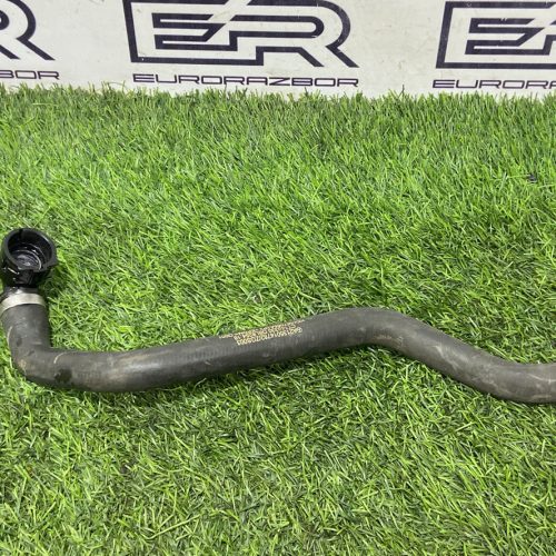 Патрубок охлаждения Mercedes W205