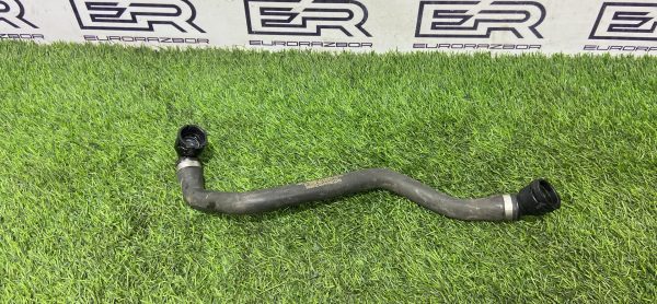 Патрубок охлаждения Mercedes W205