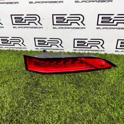 Фонарь правый Jaguar F Pace X761