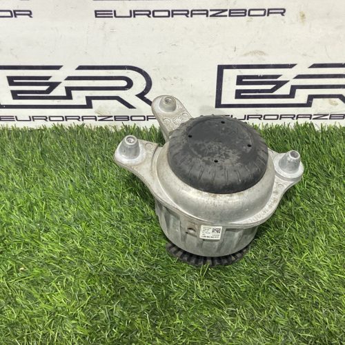 Подушка двигателя левая Mercedes W205 A2052406817
