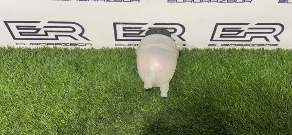 Бачок расширительный Mercedes W205