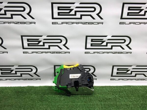 Замок двери передней левой Kia Sorento 3 UM