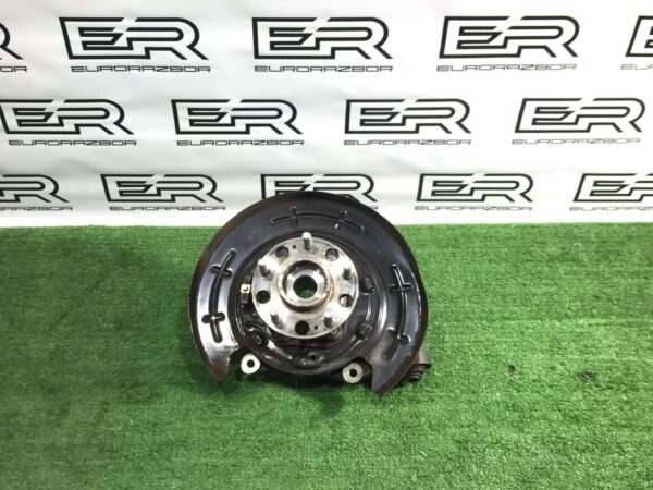 Кулак задний правый Kia Sorento 3 UM