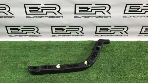 Крепление фары (кронштейн фары) правой Kia Sorento