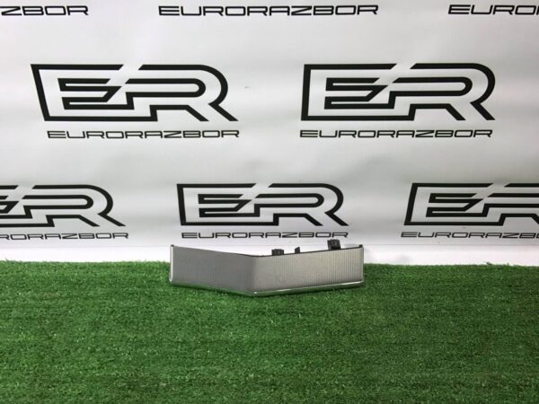 Декоративная накладка торпедо Volvo XC90 2