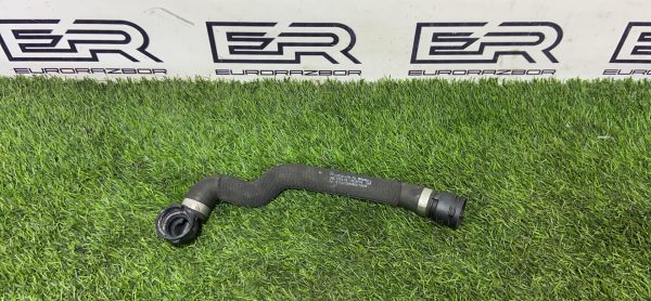 Патрубок охлаждения Mercedes W205