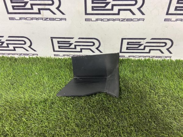 Накладка заднего фонаря правая Audi Q8 4M