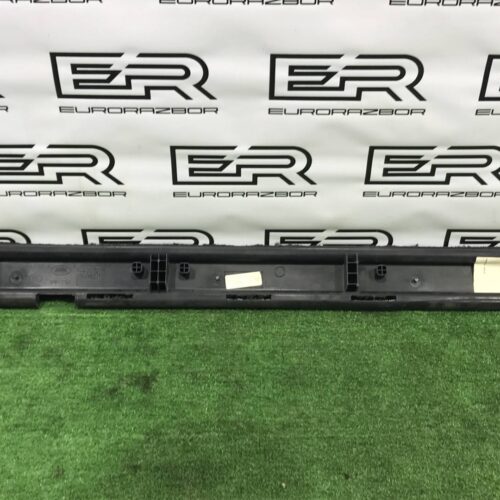 Обшивка отсека багажника левая Land Rover