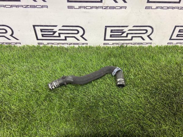 Патрубок системы охлаждения Аudi Q7 Q8 4M