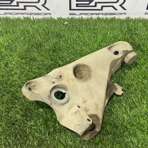 Кронштейн генератора N57D30