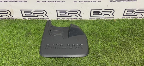 Брызговик передний левый для Toyota Hilux 8 Рест