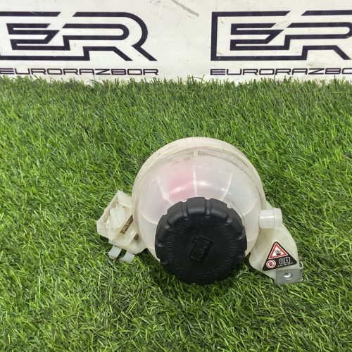 Бачок расширительный Mercedes W205