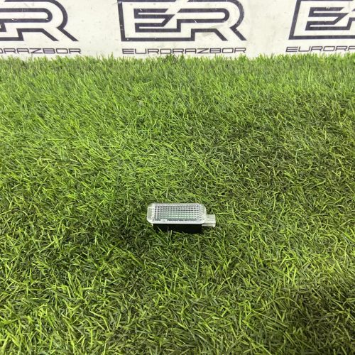 Плафон салонный LED Audi Q8 4M