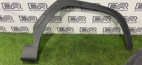 Молдинг двери задний правый Hyundai Tucson 4 (NX4)