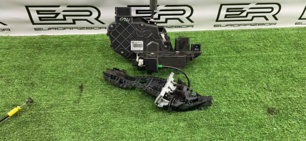 Замок задний левый Range Rover Evoque L538