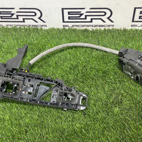 Замок двери передней левой Mercedes W205