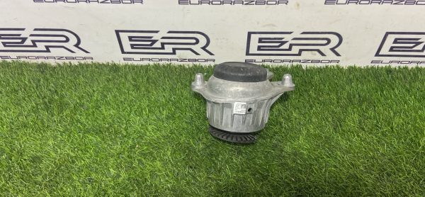 Подушка двигателя правая Mercedes W205 A2052406917
