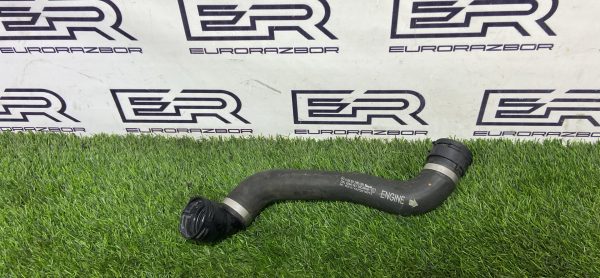 Патрубок охлаждения Mercedes W205