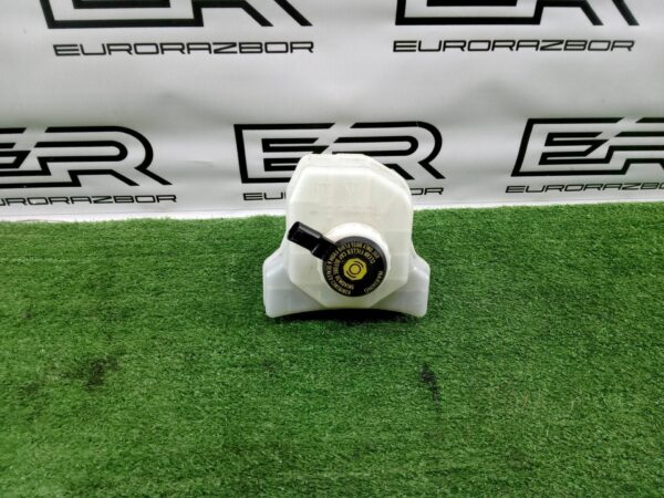 Бачок тормозной жидкости Range Rover L405