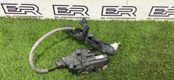 Замок задней левой двери Mercedes W205