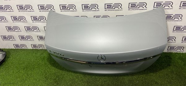 Крышка багажника Mercedes W213
