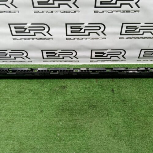 Кронштейн накладки порога левый Volvo XC90