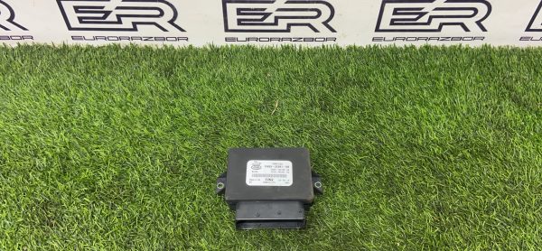 Блок управления ручником Range Rover Velar L560