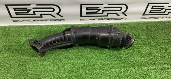 Патрубок воздушного фильтра Volvo XC90