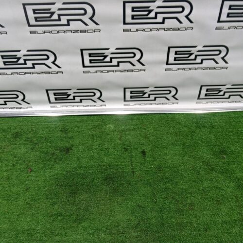 Молдинг стекла двери Mercedes GLC