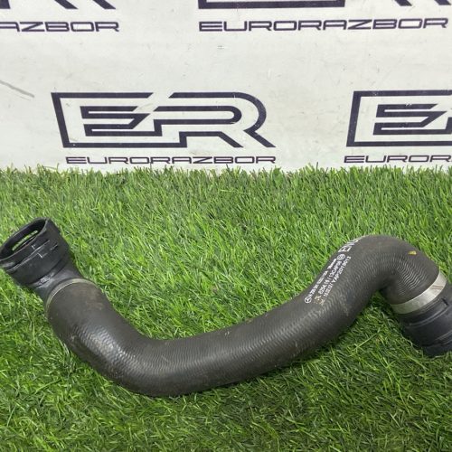 Патрубок охлаждения Mercedes W205