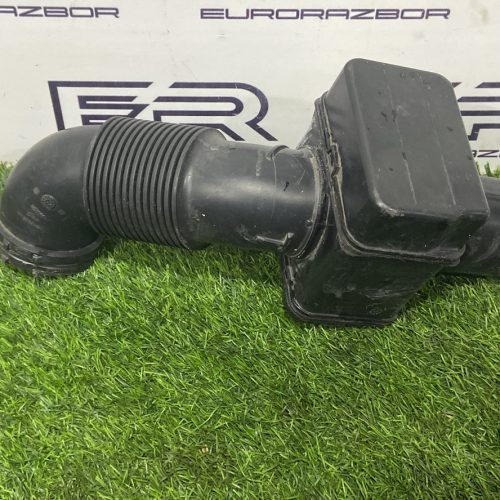 Патрубок воздушного фильтра Range Rover L405