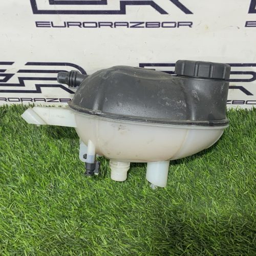 Расширительный бачок Mercedes Benz W205