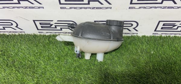 Расширительный бачок Mercedes Benz W205