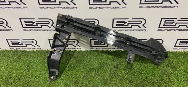 Крепление бампера заднее левое Range Rover L405