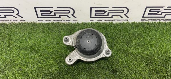 Подушка двигателя правая Mercedes W205 A2052406917