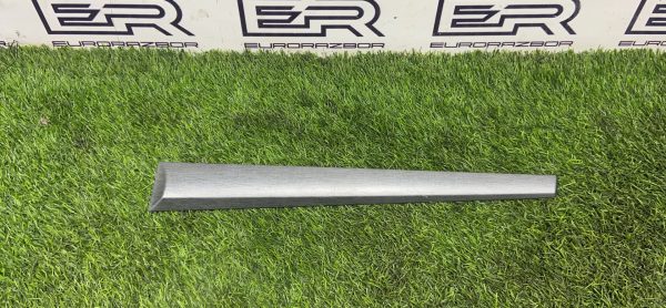 Накладка двери передней правой для Toyota Hilux