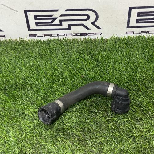 Патрубок охлаждения Mercedes W205