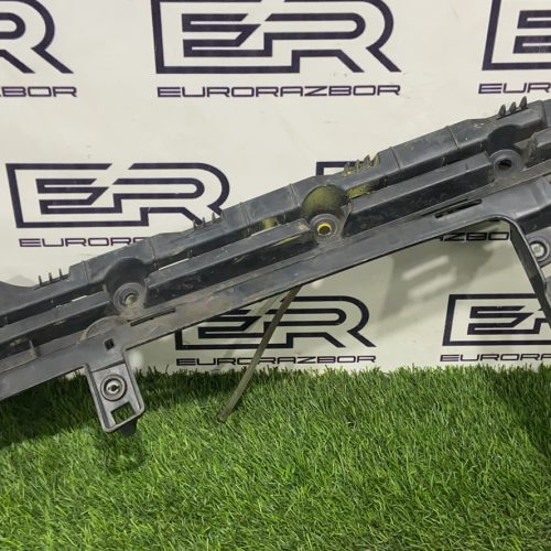 Крепление бампера заднее правое Range Rover L405