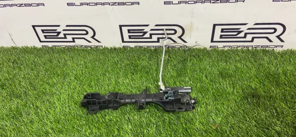 Кронштейн ручки двери передней правой Toyota Rav 4 CA40