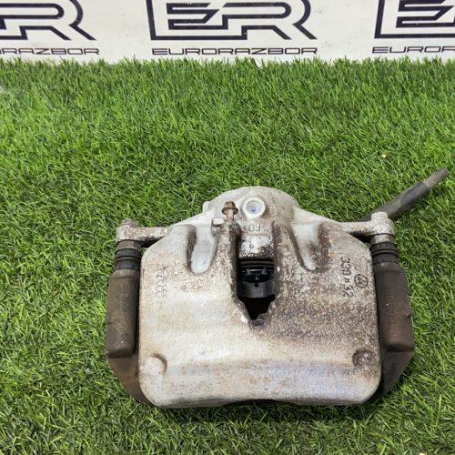 Суппорт передний правый Mercedes W205 W213