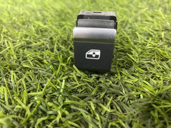 Кнопка стеклоподъемника задняя левая Audi Q8 4M