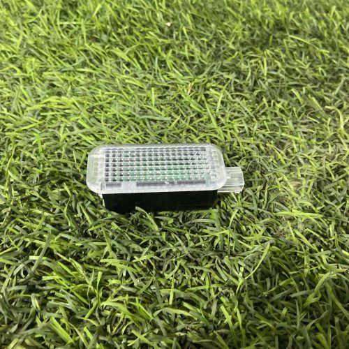 Плафон салонный LED Audi Q8 4M