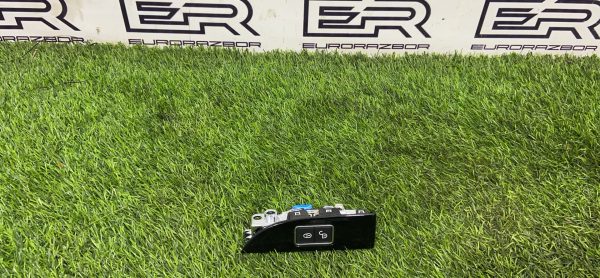Кнопка блокировки двери Land Rover Range Rover L405