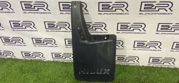 Брызговик задний левый Toyota Hilux 8 Рест