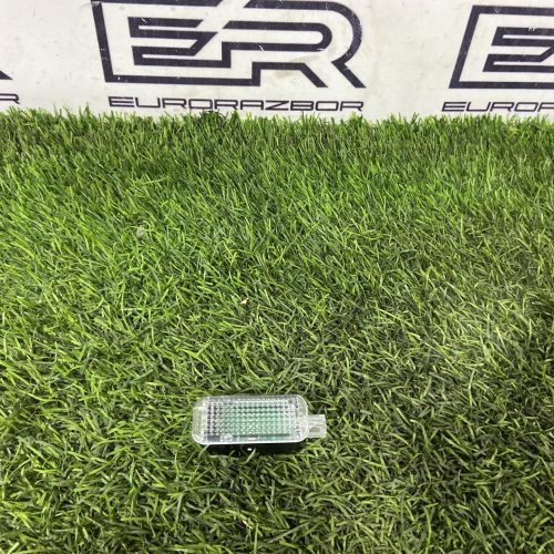 Плафон салонный LED Audi Q8 4M