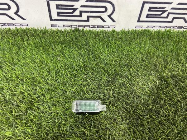 Плафон салонный LED Audi Q8 4M